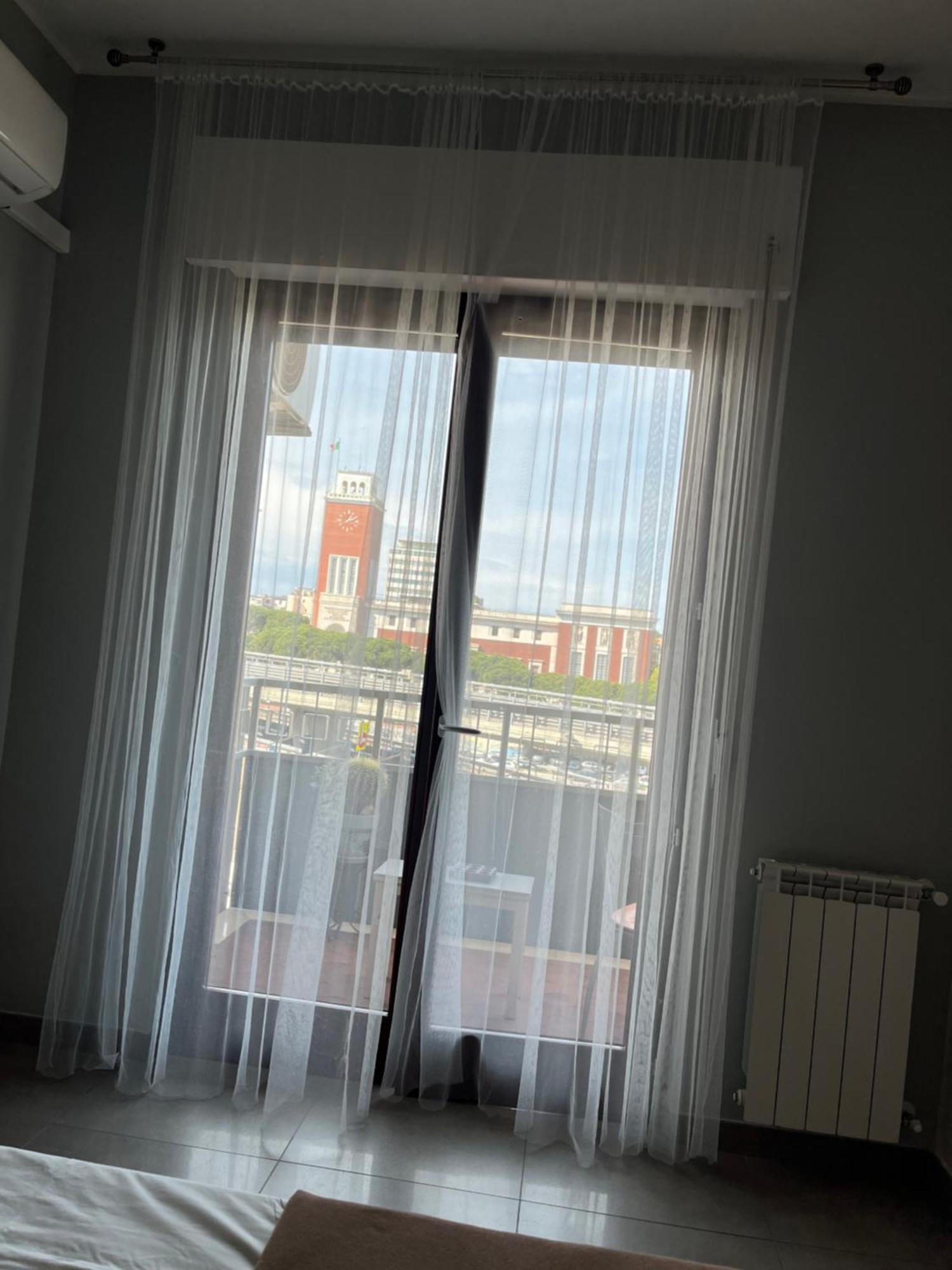 Sun-Kissed Seaside Retreat: Your Pescara Getaway Esterno foto