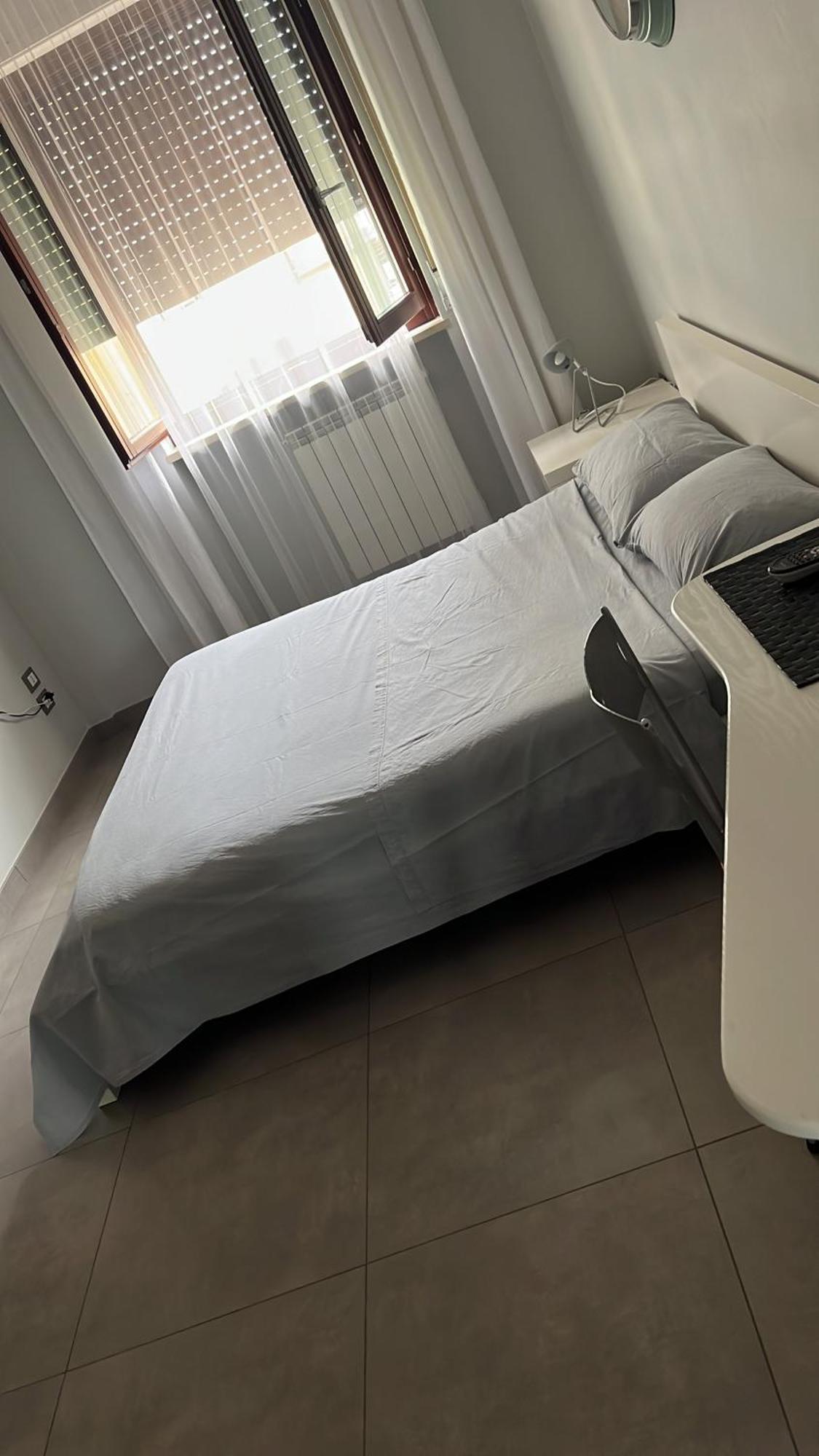 Sun-Kissed Seaside Retreat: Your Pescara Getaway Esterno foto